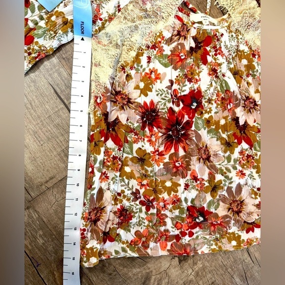 Entro Floral Lace Women's Top Tie neck Size Small - Picture 8 of 9
